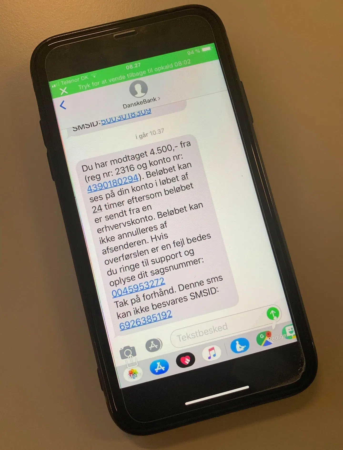 SMS'en blev sendt til ofrene, som en bekræftelse på en straksoverførsel fra banken. Beskeden er falsk.