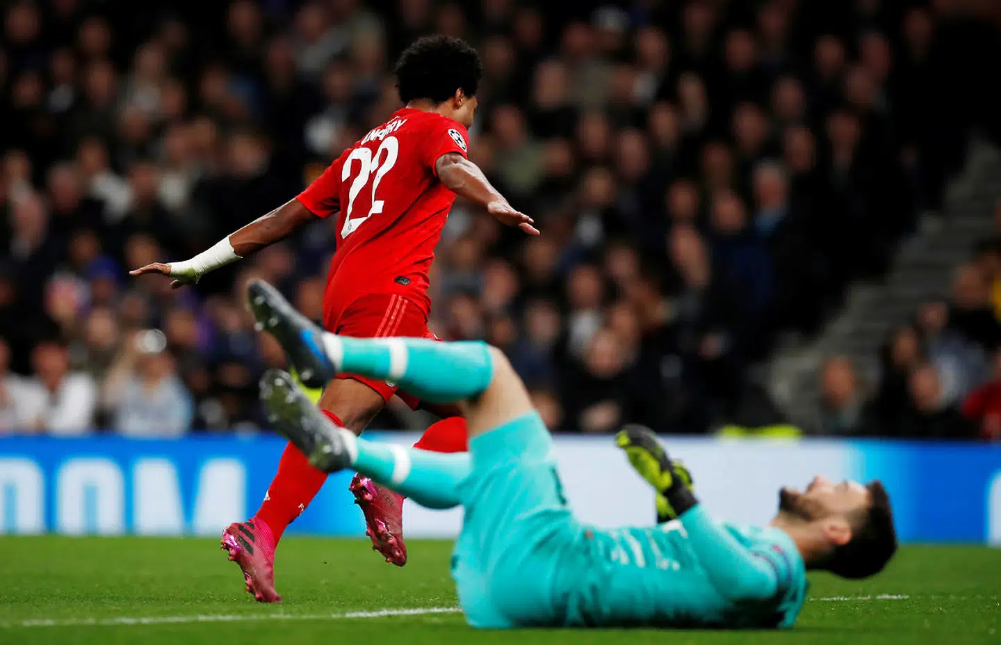 Soccer Football - Champions League - Group B - Tottenham Hotspur v Bayern Munich - Tottenham Hotspur Stadium, London, Britain - October 1, 2019 Bayern Munich's Serge Gnabry celebrates scoring their fifth goal Action Images via Reuters/Paul Childs