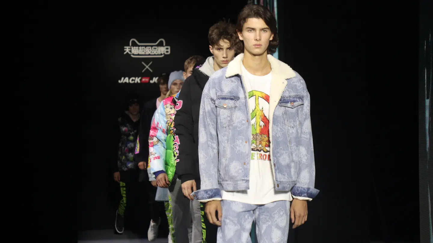 Tirsdag 17. september var prins Nikolai (forrest) på catwalken i Shanghai for danske Jack & Jones. (Foto: Scanpix)