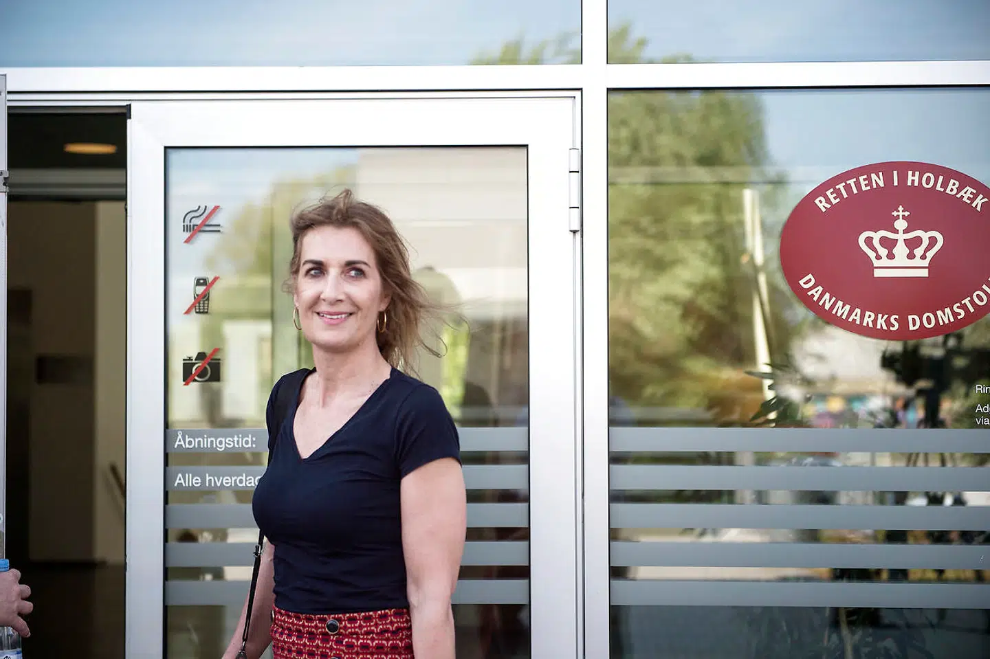 Forsvarer Mette Grith Stage fotograferet foran byretten i Holdbæk.