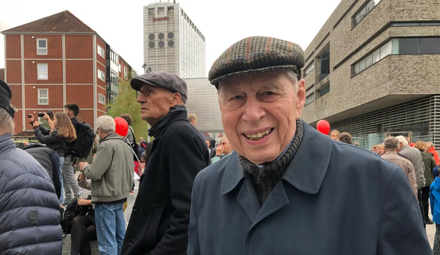 Jørgen havde selv et kameraudstyr med, så han kunne forevige Cityringens åbning. Foto: Sebastian Døssing Spangtoft.