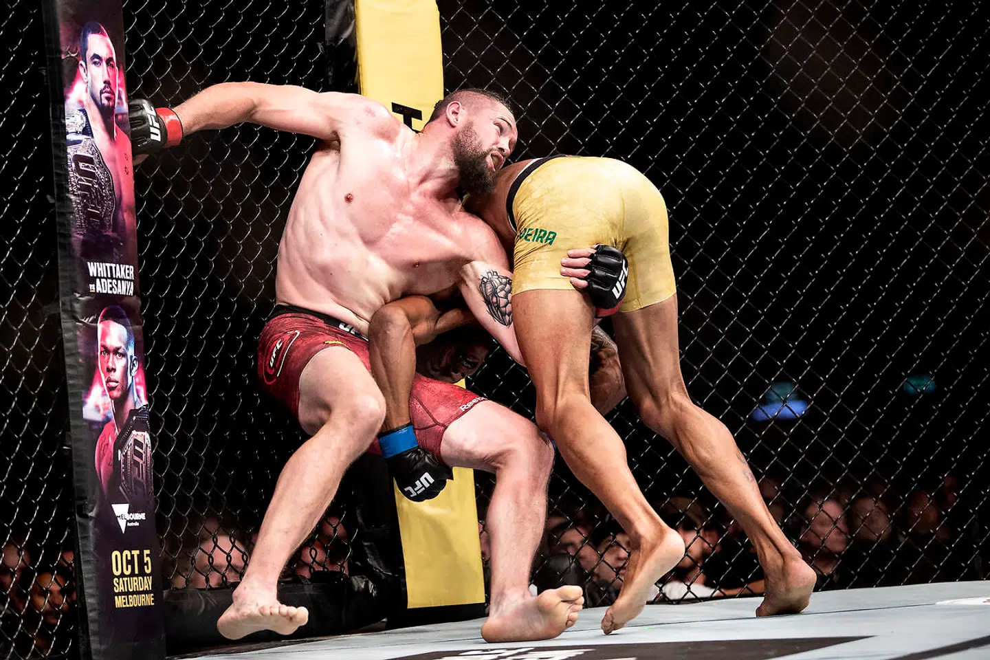 UFC Fight Night i Royal Arena Lørdag 28.september 2019 rødt navn først. Nicolas "Lokomotivo" Dalby vs. Alex "Cowboy" Oliveira