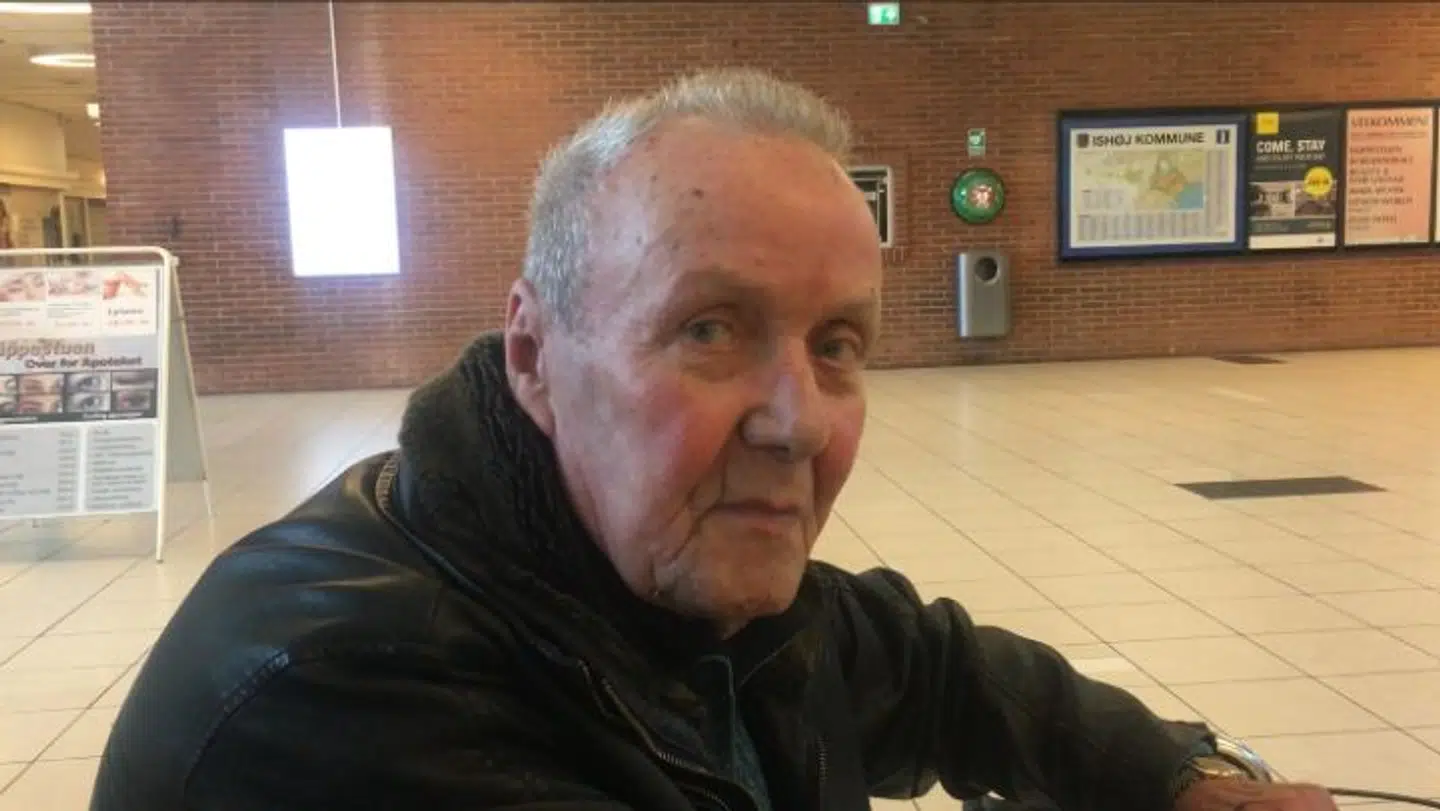 80-årige John Jensen har boet i Ishøj i 38 år.