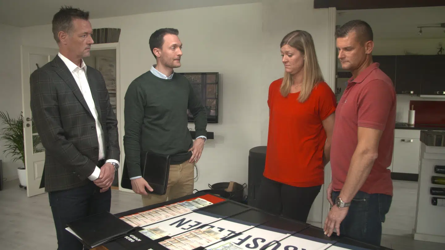 Eksperterne kom med kontante udmeldinger omkring Lene Nørgaards (nummer to fra højre) økonomi.