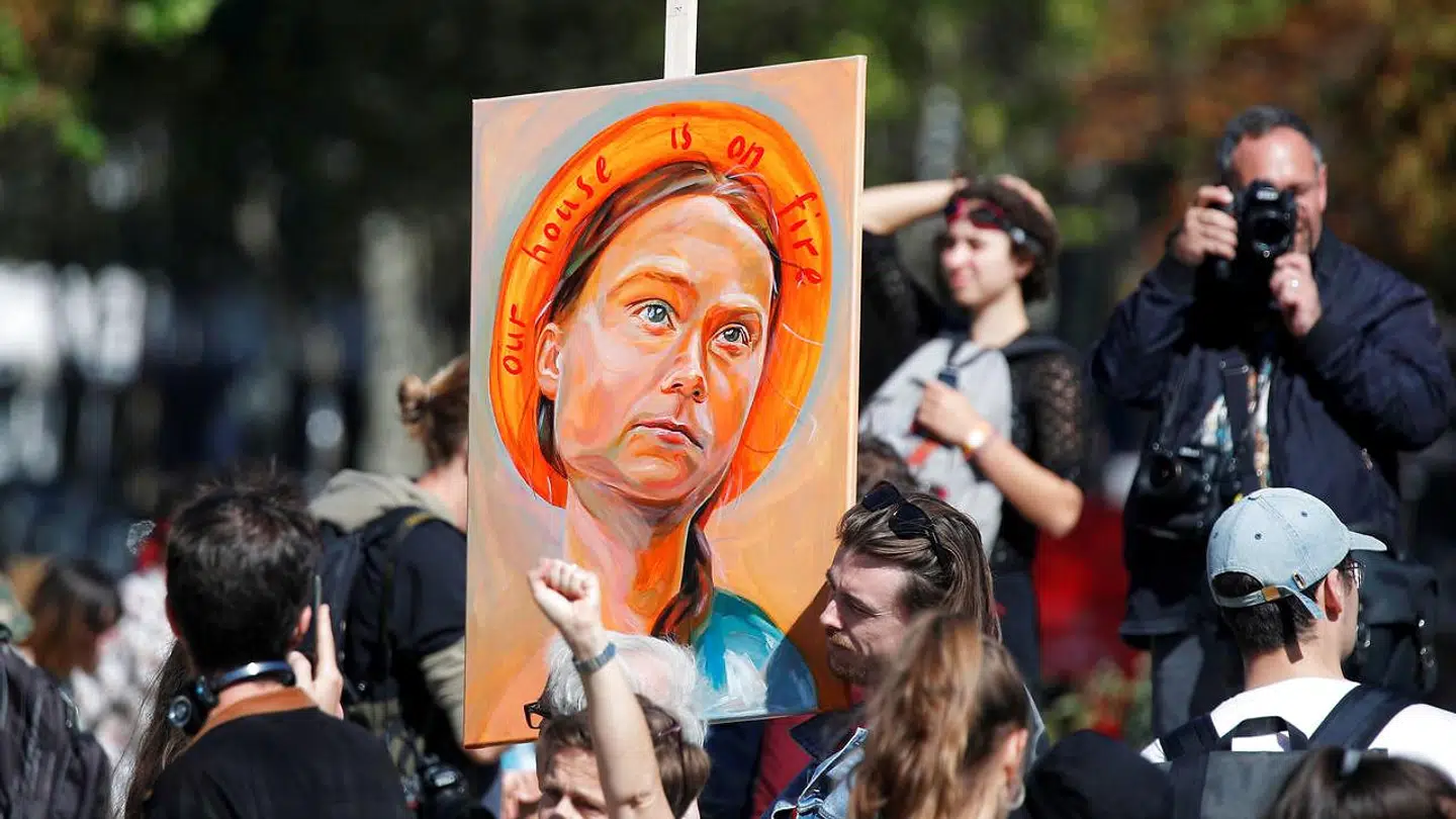 Aktivister protesterede rundt om i verden fredag med Greta Thunberg som deres forbillede.