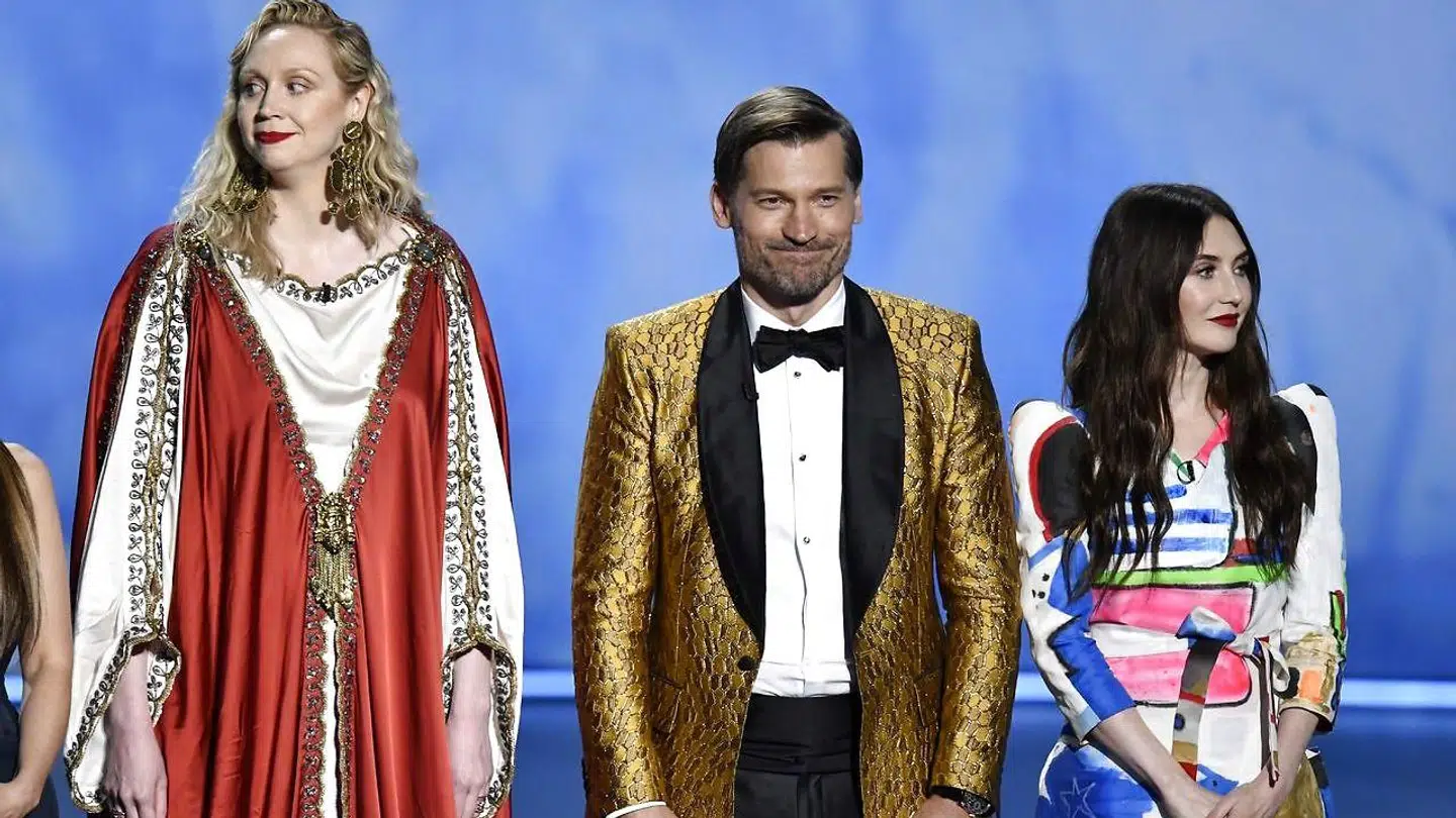 Gwendoline Christie (tv.) og Nikolaj Coster-Waldau sprang virkelig i øjnene med deres spraglede påklædning. Nu snakkes der om, hvorfor de bar det. (Foto: Scanpix/Robert Hanashiro-USA TODAY/Sipa USA)