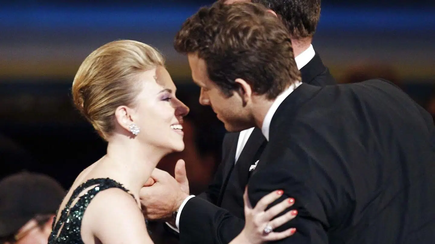 Scarlett Johansson og Ryan Reynolds i 2010. Parret blev skilt kort tid efter.