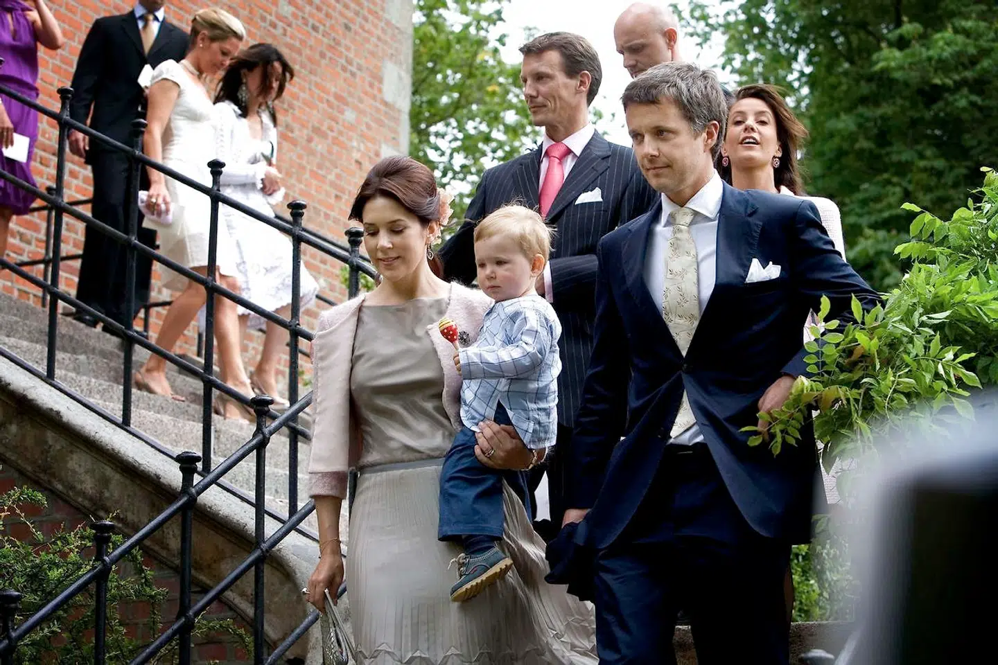 Da Caroline Flemings børn skulle døbes, deltog både kronprinsesparret samt prins Joachim og prinsesse Marie. Nu ses Caroline Fleming mest sammen med prins Joachim og prinsesse Marie.