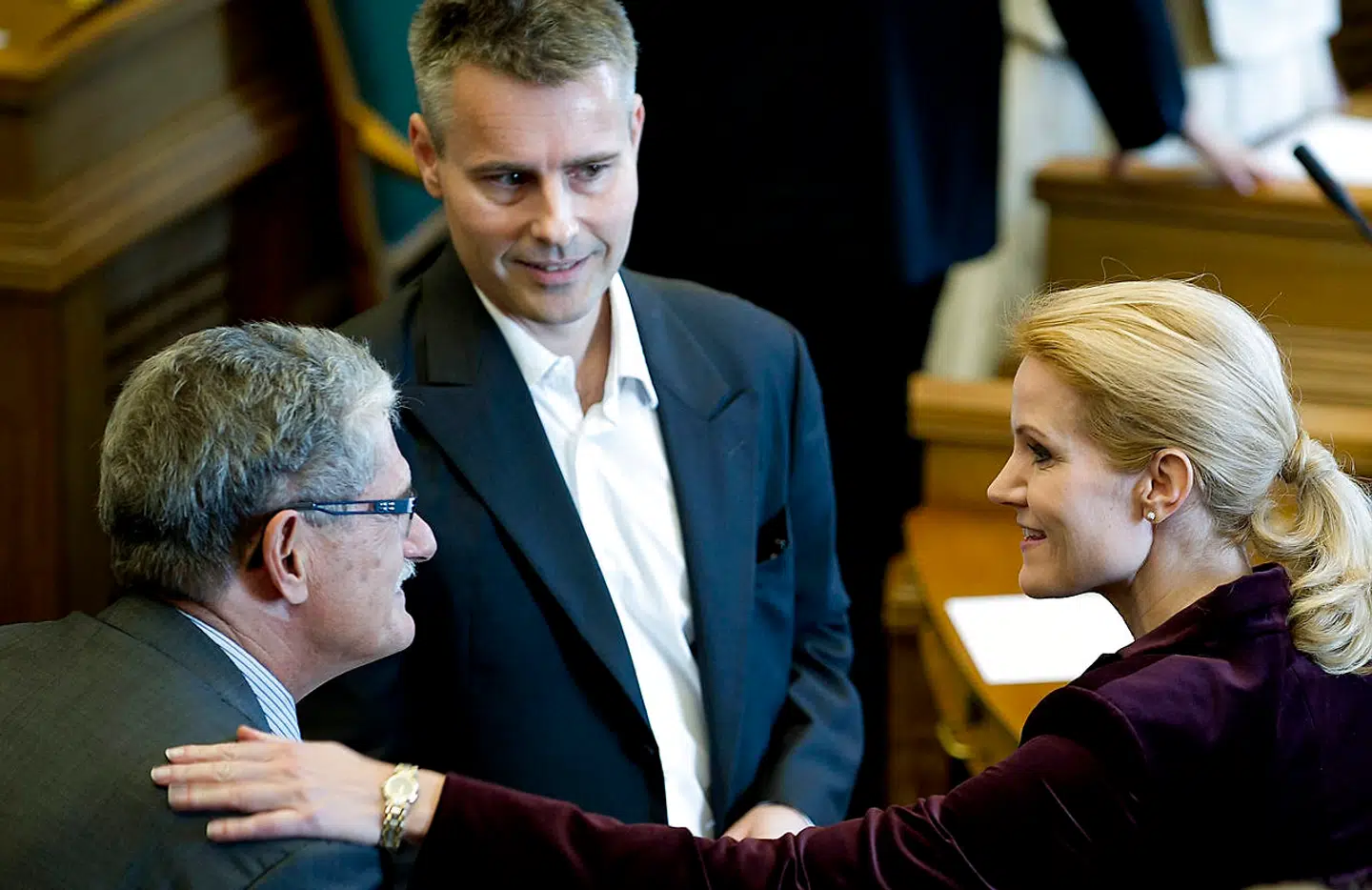 Første samling i Folketinget efter valget torsdag den 29. september 2011. Her ses Socialdemokraternes Henrik Sass Larsen (i.m.), Helle Thorning-Schmidt og Mogens Lykketoft (tv.). Scanpix 2011.
