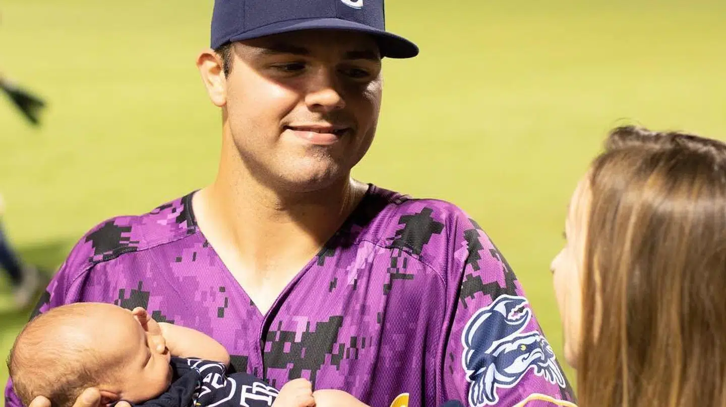 Blake Bivens med sin søn, Cullen.