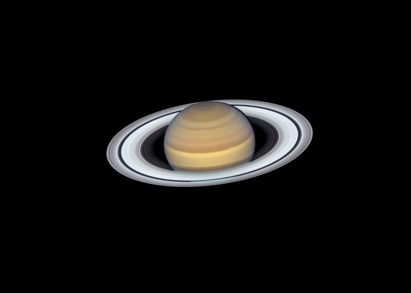 NASA's Hubble-teleskop tager et nyt billede af Saturn hvert år, når planeten befinder sig tættest på Jorden.