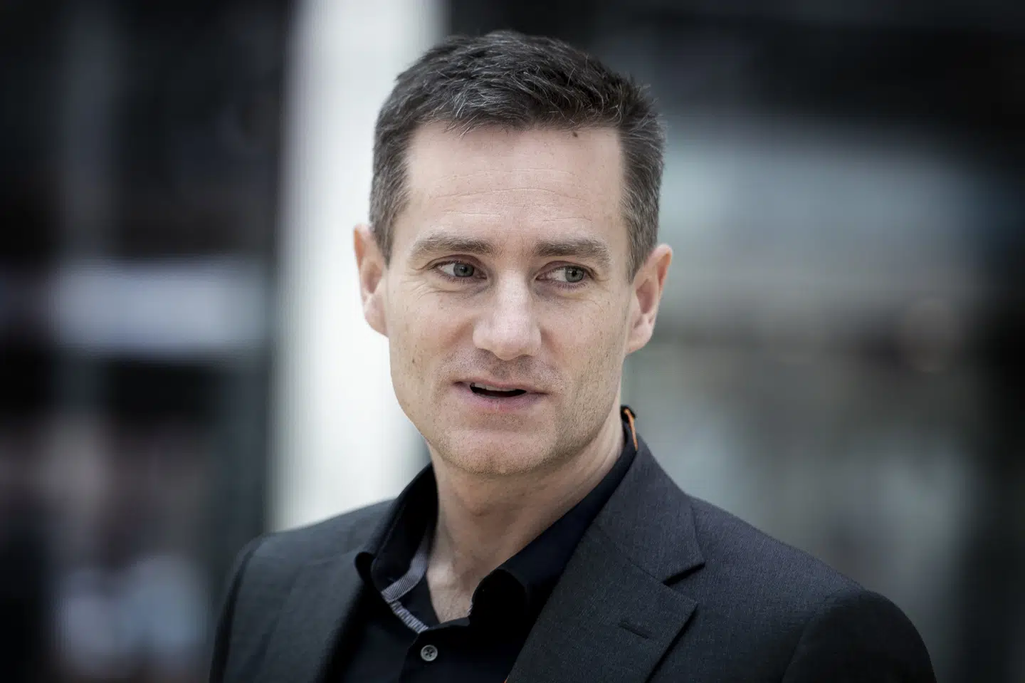 Erhvervsminister Rasmus Jarlov skriver på Facebook, at både tilsyn og politi er involveret i sagen om Danske Bank og investeringsproduktet Flexinvest Fri. Liselotte Sabroe/Ritzau Scanpix