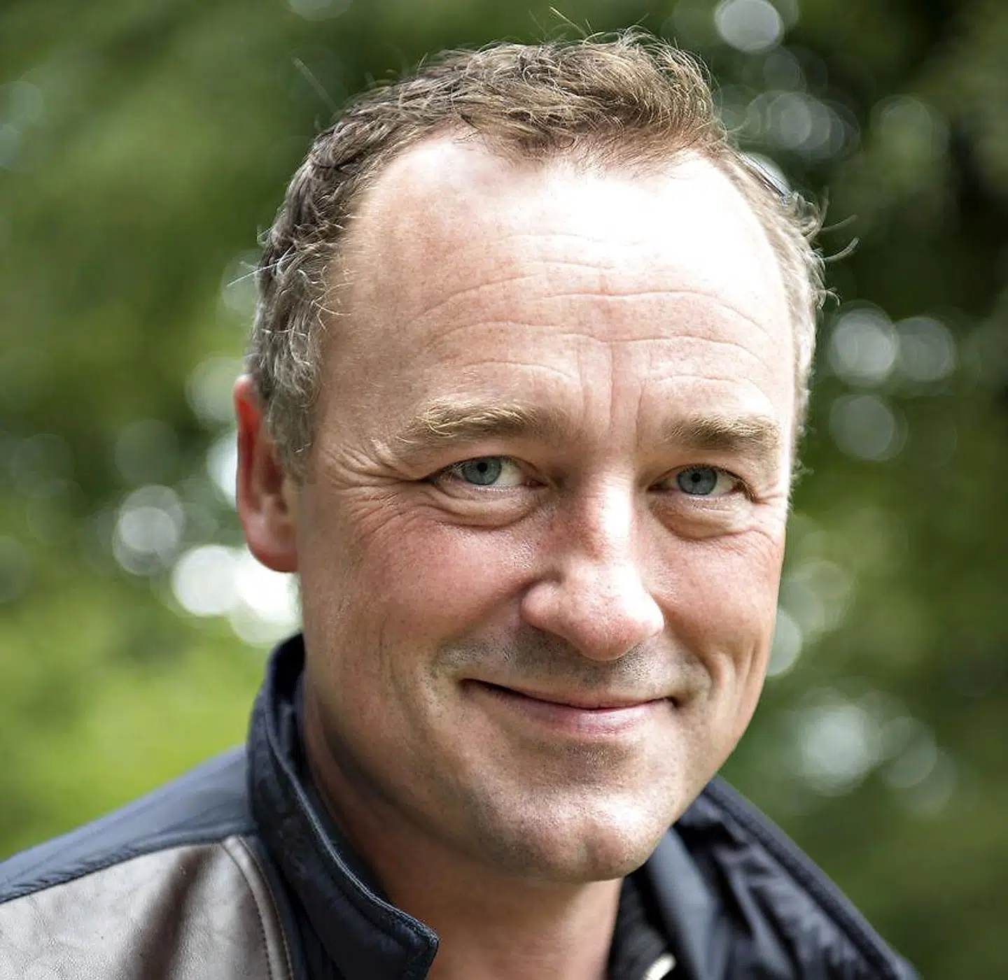 Tv-værten Peter Ingemann bor i Ry ved Himmelbjerget.