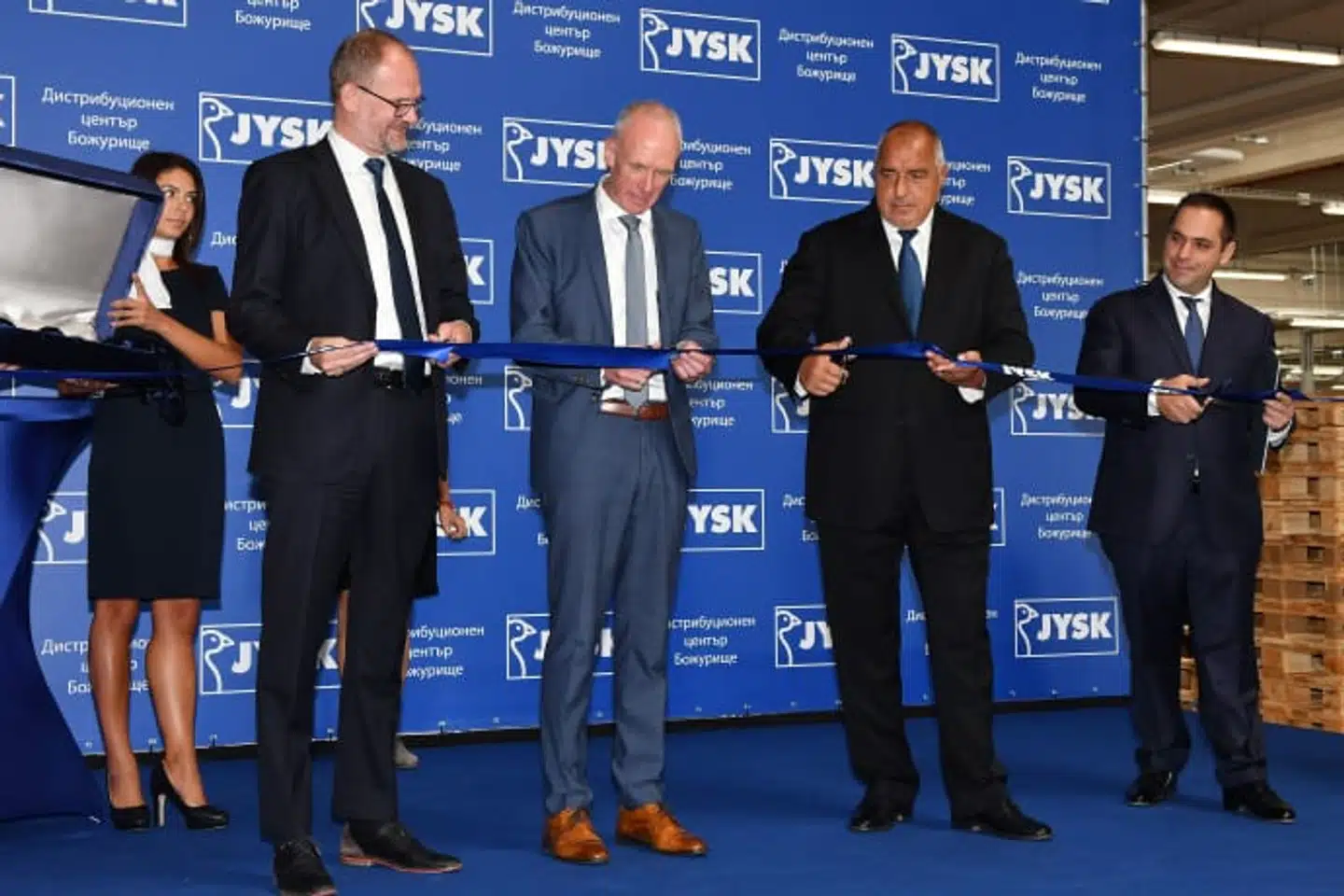 Fra venstre: den danske ambassadør Søren Jacobsen, Jysk-direktør Jan Bøgh, Bulgariens premierminister Boyko Borisov og økonomiminister Emil Karanikolov.