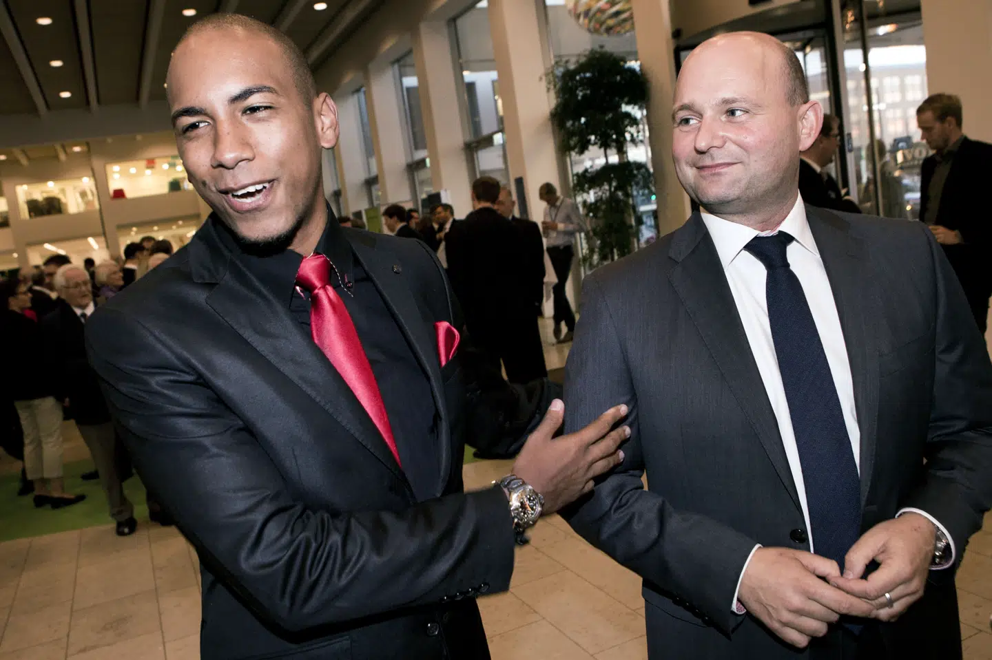 Højesteret behandler onsdag voldssagen, hvor Søren Pape Poulsens (K) kæreste, Josue Vasquez (til venstre), var ofret. Her ses parret i marts 2017. (Arkivfoto) Linda Kastrup/Ritzau Scanpix