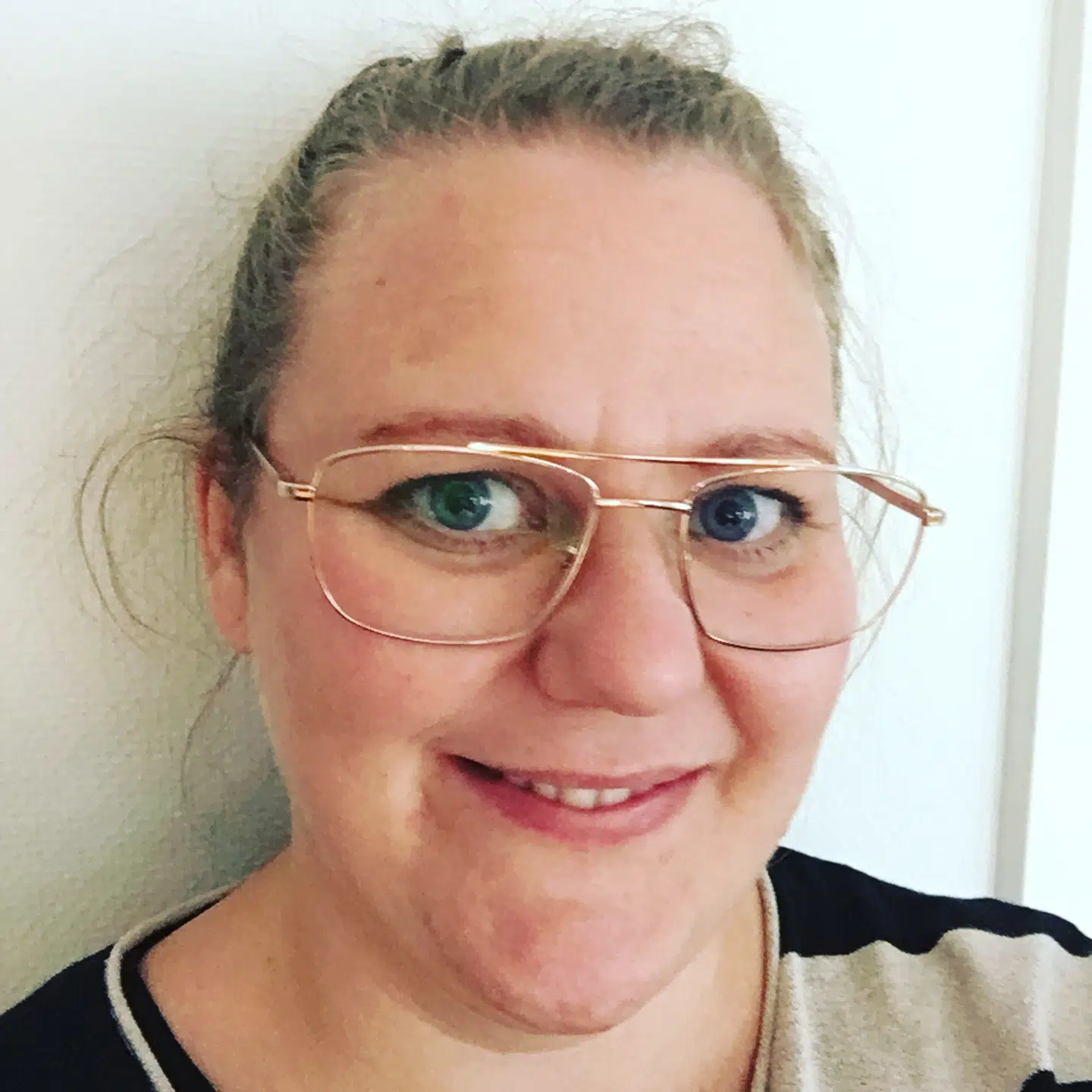 Kitt Buchardt spottede det store kattedyr på en græsmark uden for Tørring. Privatfoto