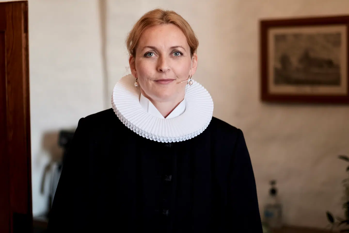 Sognepræst Sarah Auken har på Facebook efterlyst danskere, der vil hjælpe med at bære Carl-Johan Petersens kiste ud.
