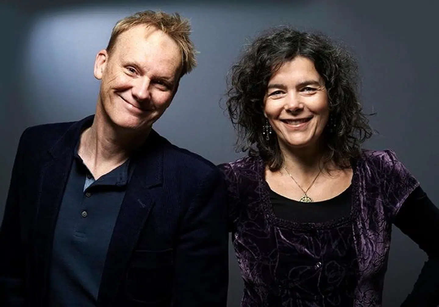 Den dansk-svenske duo bestående af Peter Smith og Caroline Leander er klar med deres single 'The Gap'. Debetalbummet 'Du eller aldrig' udkommer 27. september.