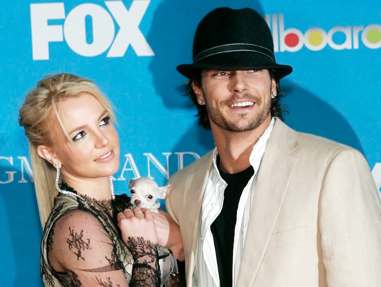 Kevin Federline, som er far til Britneys to drenge Sean og Jayden og som her ses med sangstjernen tilbage i 2004, har nu fået drengene 70 procent af tiden, skriver mediet TMZ: REUTERS/Steve Marcus/Files (UNITED STATES)
