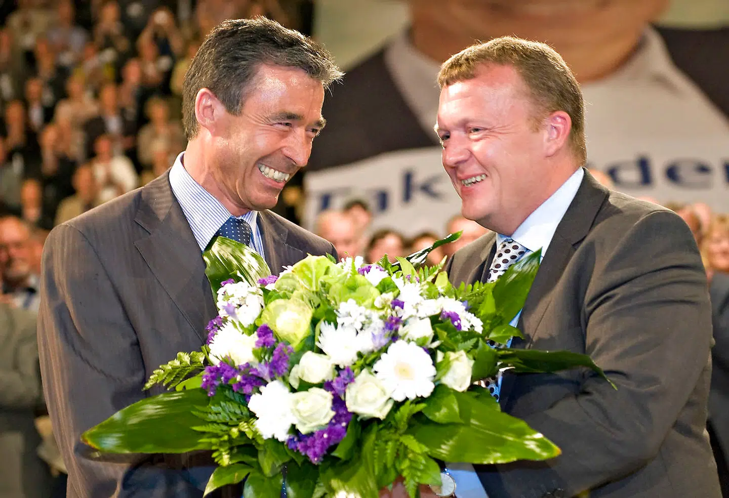 Da Anders Fogh Rasmussen i 2009 forlod formandsposten til fordel for et job som generaldirektør i Nato, overlod han både ledelsen af partiet og af landet til Lars Løkke Rasmussen.
