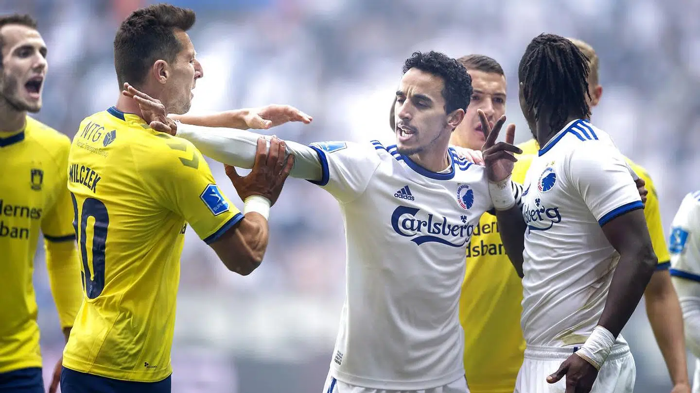 Carlos Zeca i en kamp mod rivalerne fra Brøndby IF.