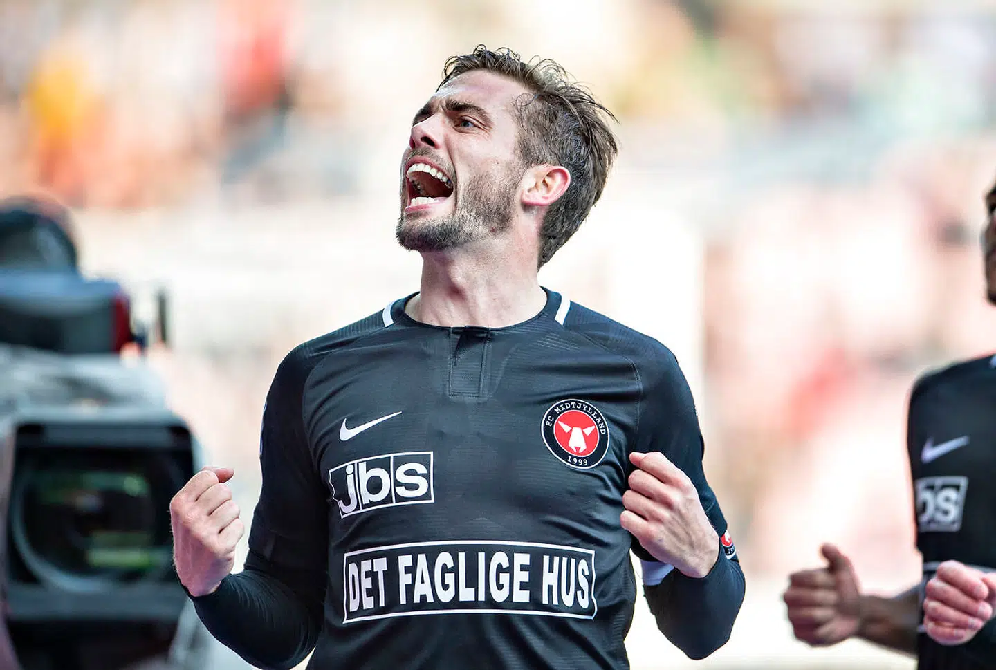 Efter et par ugers spekulationer er fremtiden nu på plads for Jakob Poulsen.