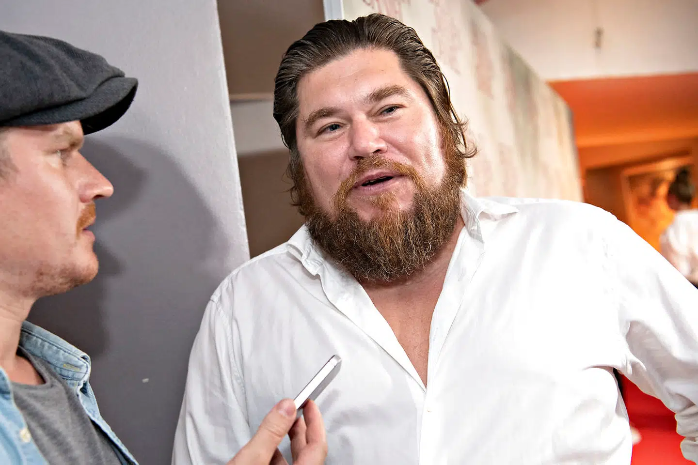 Rasmus Bjerg måtte flygte fra kineserne med sin kone, Helle Bjerg.