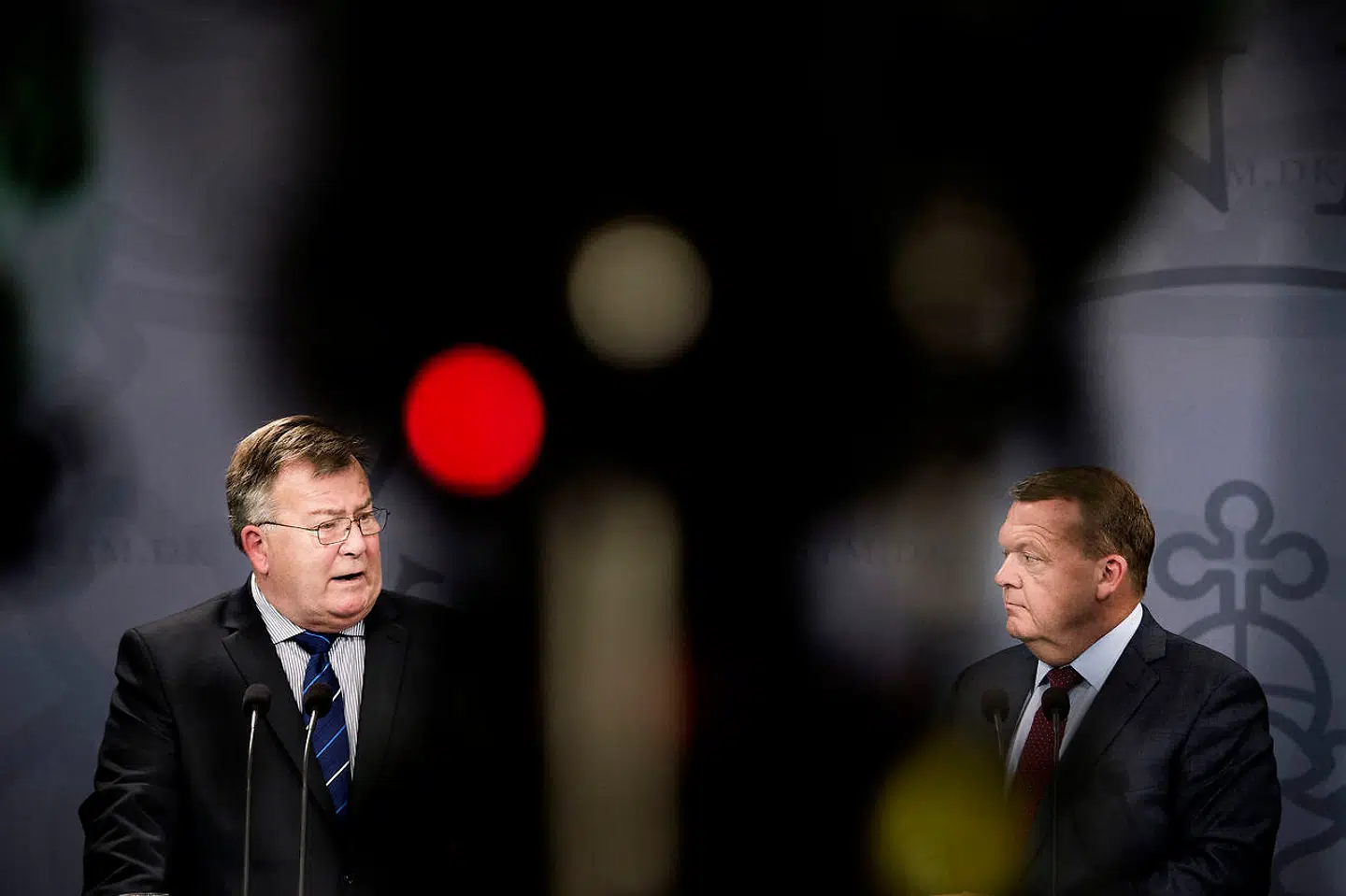 Claus Hjort Frederiksens (tv) forsvar af V-formand Lars Løkke Rasmussen (th) er desperat, mener politisk kommentator. (Foto: Liselotte Sabroe/Scanpix 2017)