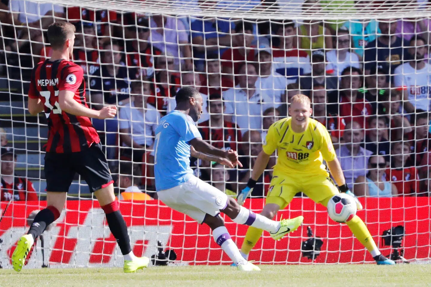 Raheem Sterling lagde sig op på en delt førsteplads på topscorerlisten i Premier League med sin femte sæsonscoring. Russell Cheyne/Reuters
