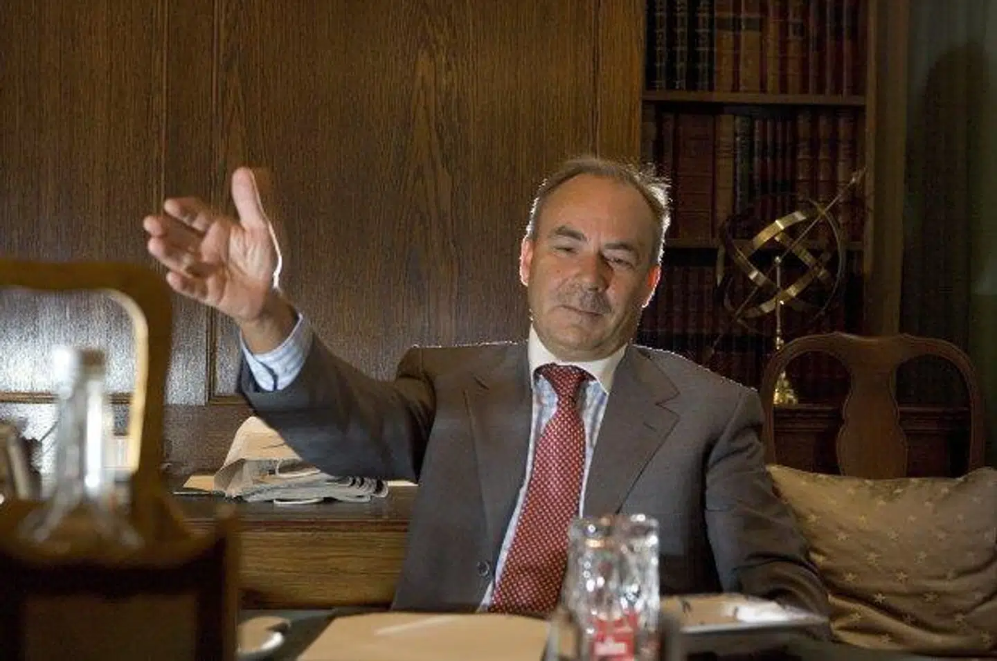 Udlandsdanskeren Jeffrey Galmond bor i Schweiz og forsøger nu at få Østre Landsrets ord for, at han ikke skal betale en skatteregning på 196 mio. kr. til Danmark.