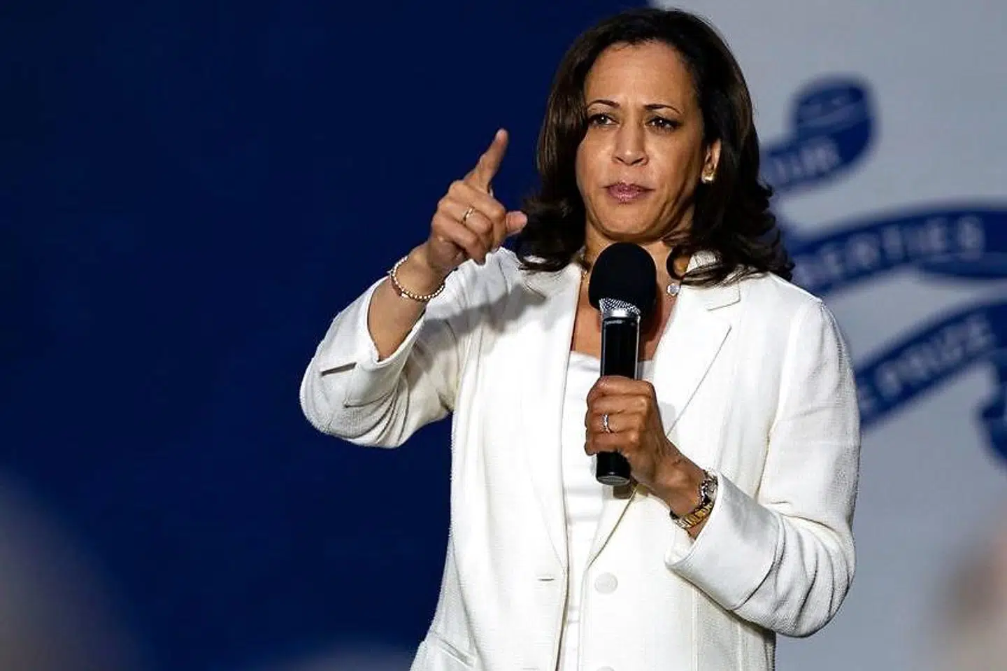Stærk kvinde og stolt medlem af Nasty-klubben, Kamala Harris, senator og demokratisk præsidentkandidat.