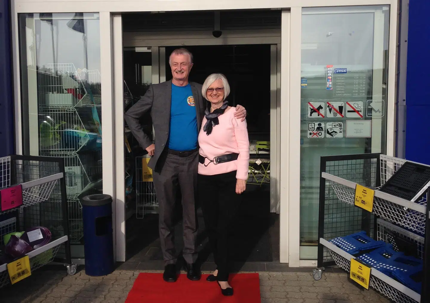 I 2014 blev JYSK 35 år gammel. Kirsten Holst Nielsen kunne derfor fejre 35 års jubilæum på arbejdet sammen med sin chef.