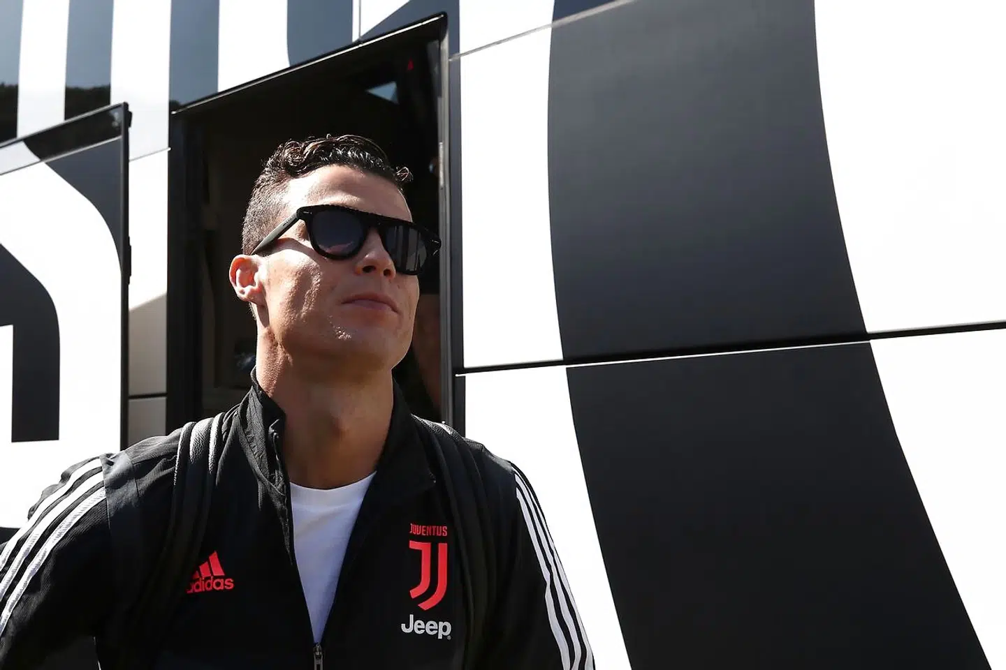 Cristiano Ronaldo var ikke lige Diego Forláns kop te.