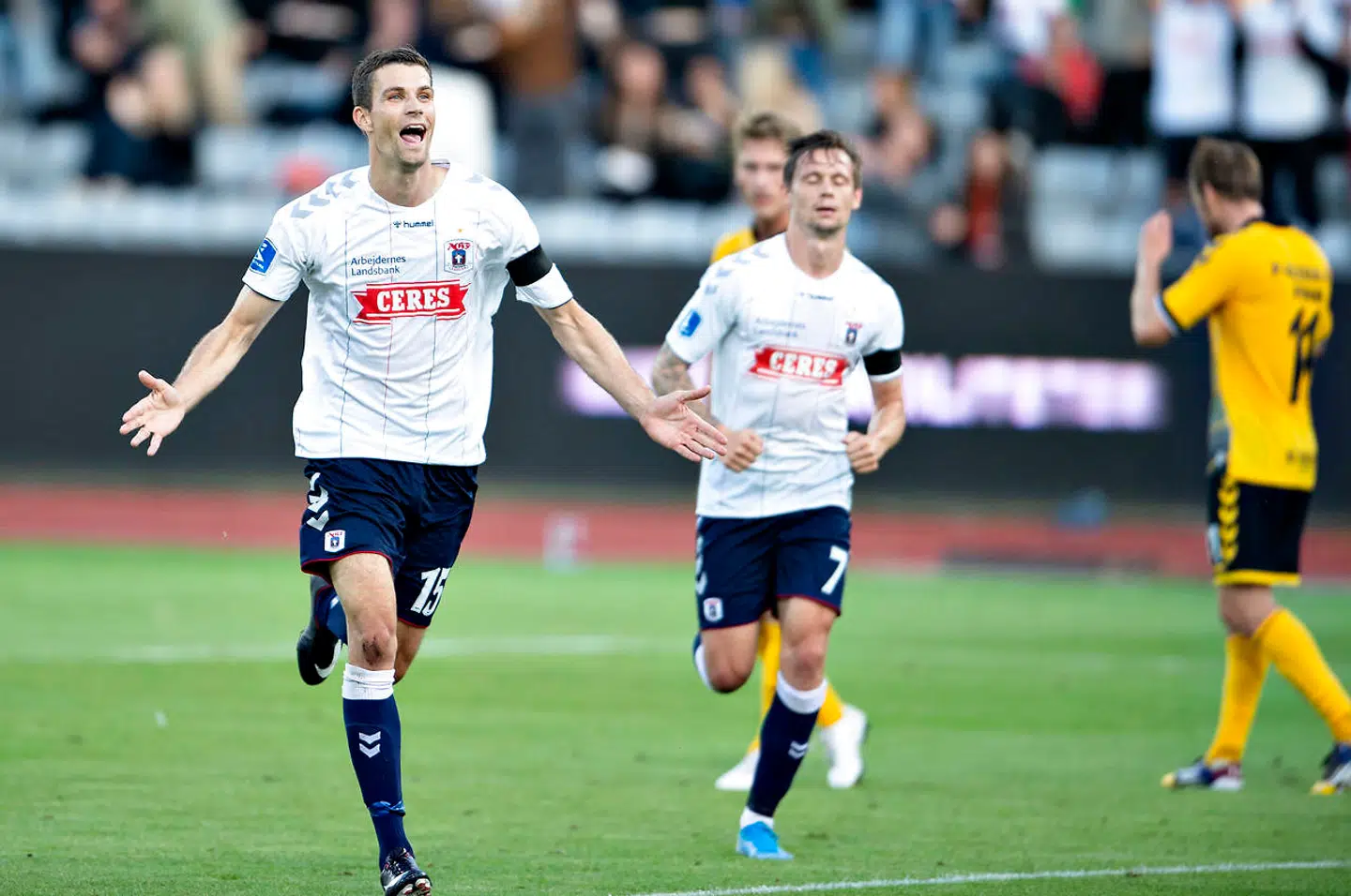 AGF's Nicklas Helenius har scoret til 1-0 mod AC Horsens.