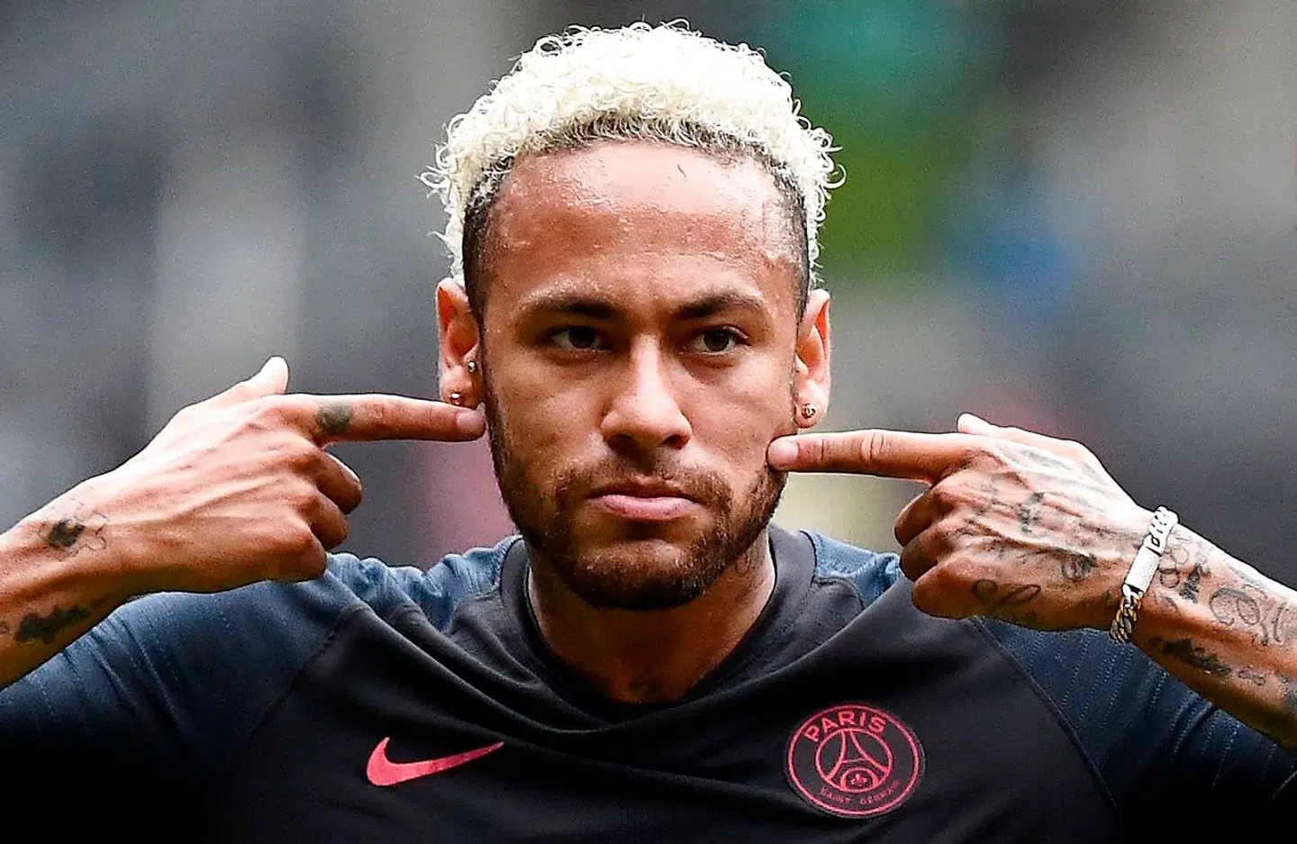 Neymar er stadig i PSG.