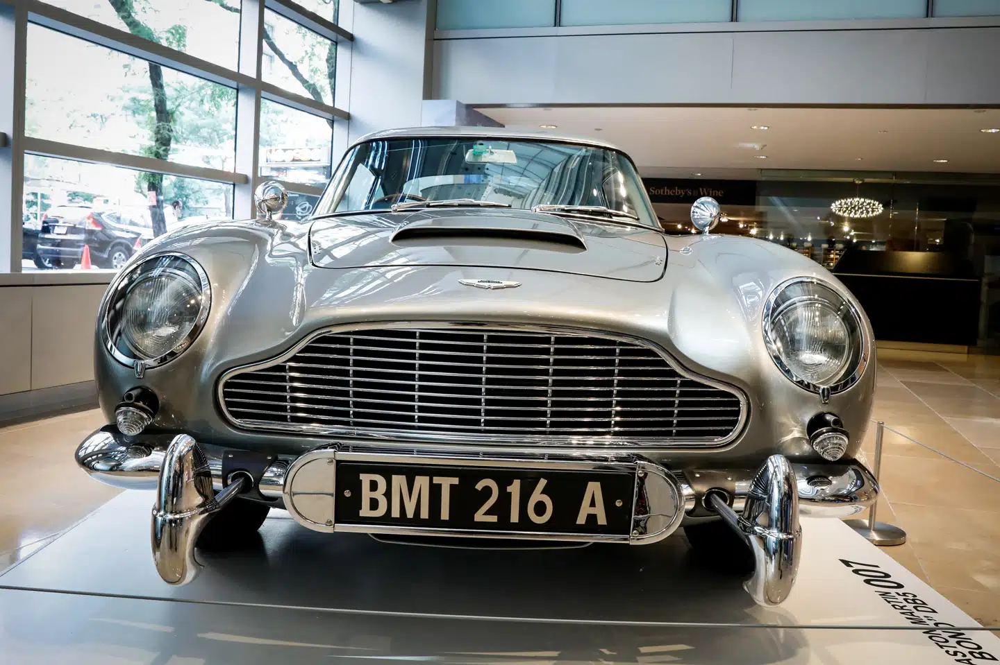 Bilen, der er blevet solgt ved en auktion i USA, er den dyreste James Bond-bil, der nogensinde er solgt, skriver CNN.