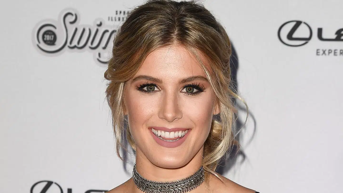 Eugenie Bouchard slår fast, at fokus stadig er på tennis, selvom hun nyder at få taget billeder.