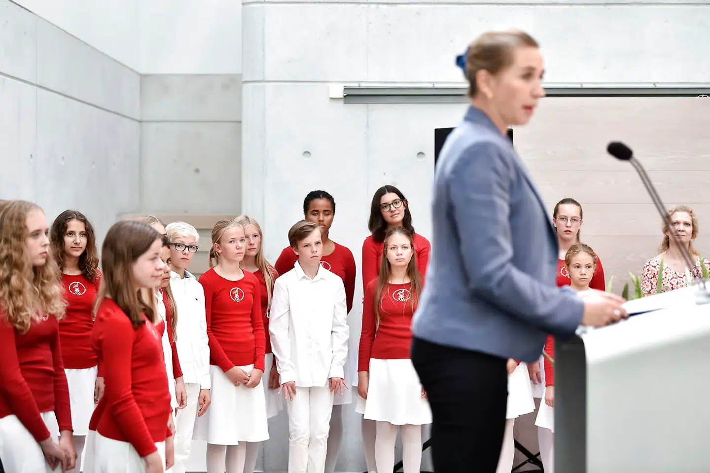 Statsminister Mette Frederiksen giver en officiel undskyldning til Godhavnsdrengene og andre tidligere anbragte børnehjemsbørn med flere på Marienborg, tirsdag den 13. august 2019. Statsministeren giver en officiel undskyldning for statens manglende tilsyn, da en række anbragte børn blev udsat for overgreb og svigt fra 1946 til 1976.. (Foto: Mads Claus Rasmussen/Ritzau Scanpix)