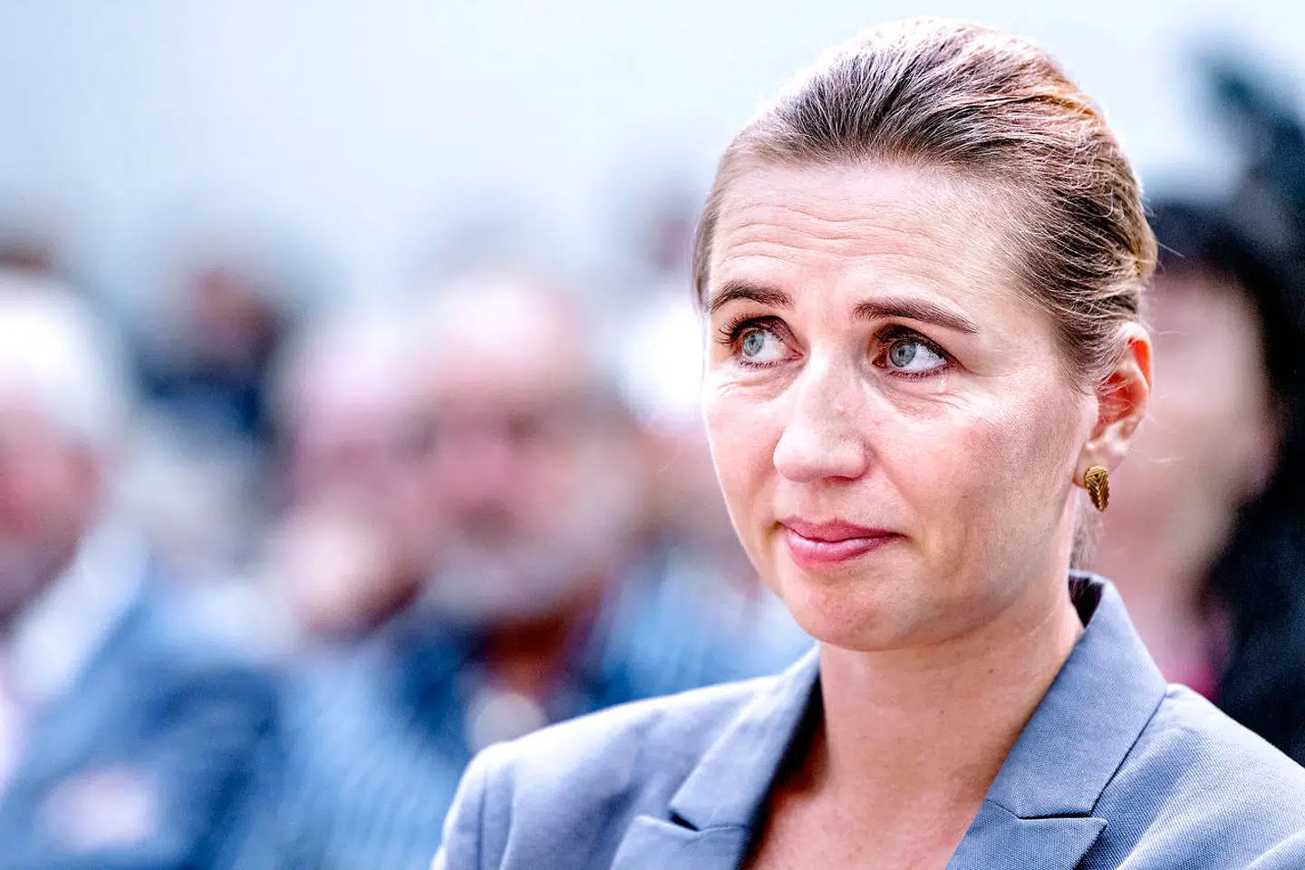 Statsminister Mette Frederiksen under arrangementet, hvor statsministeren giver en officiel undskyldning til Godhavnsdrengene og andre tidligere anbragte børnehjemsbørn med flere på Marienborg, tirsdag den 13. august 2019. Statsministeren giver en officiel undskyldning for statens manglende tilsyn, da en række anbragte børn blev udsat for overgreb og svigt fra 1946 til 1976.