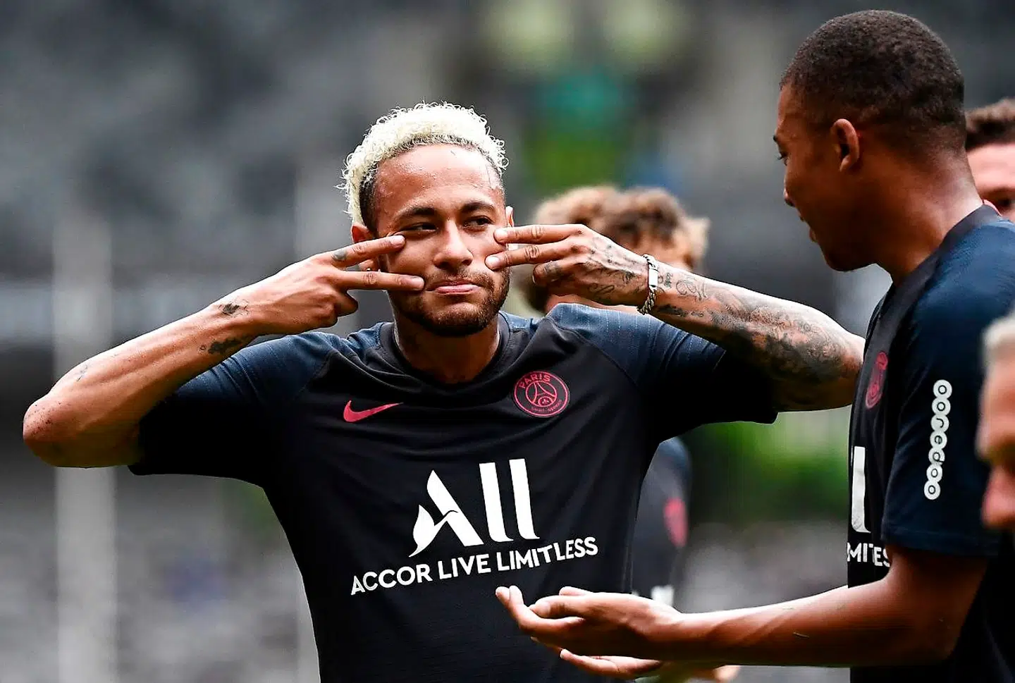 Neymar er tilbage i PSG og træner nu med.