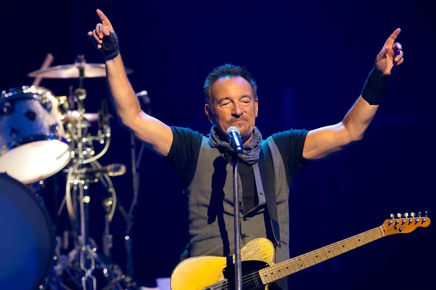 Vi både elsker og hader USA. Bruce Springsteen er én af de mange amerikanske musik-superstjerner, der har inspireret utallige danske sangskrivere og sangere.