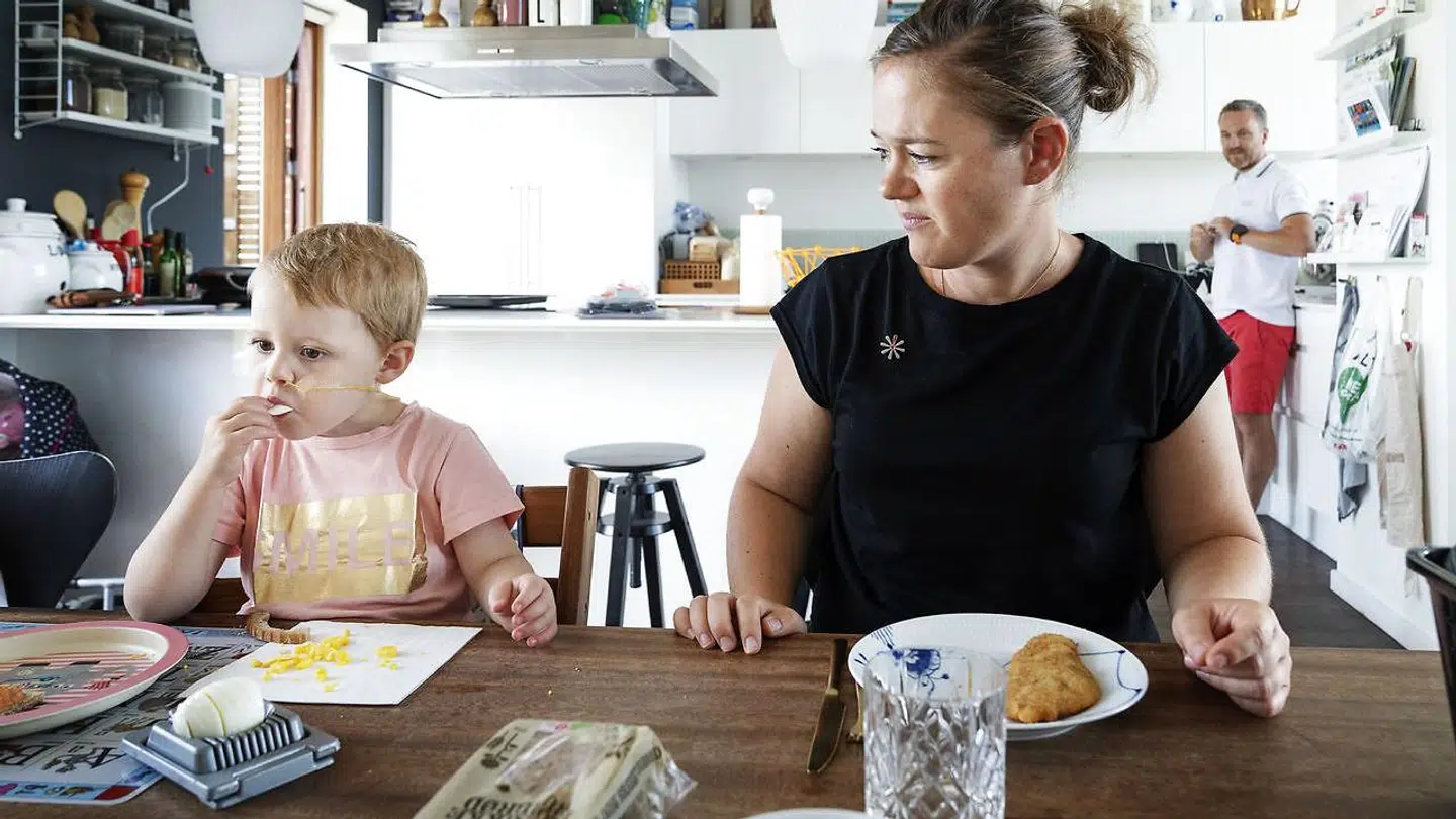 Louise Tjørnehøj Oversø sammen med sin datter Karla Oversø.