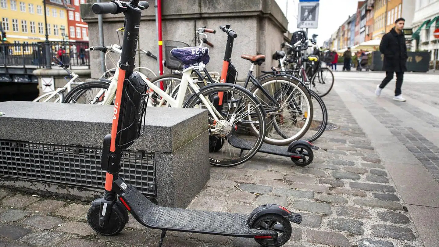 Løbehjul i by billedet. Her fra firmaet Voi.