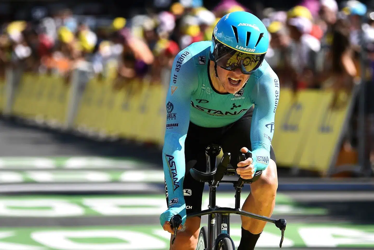 Måske bliver Jakob Fuglsang og Bjarne Riis snart genforenet, skriver L'Équipe.
