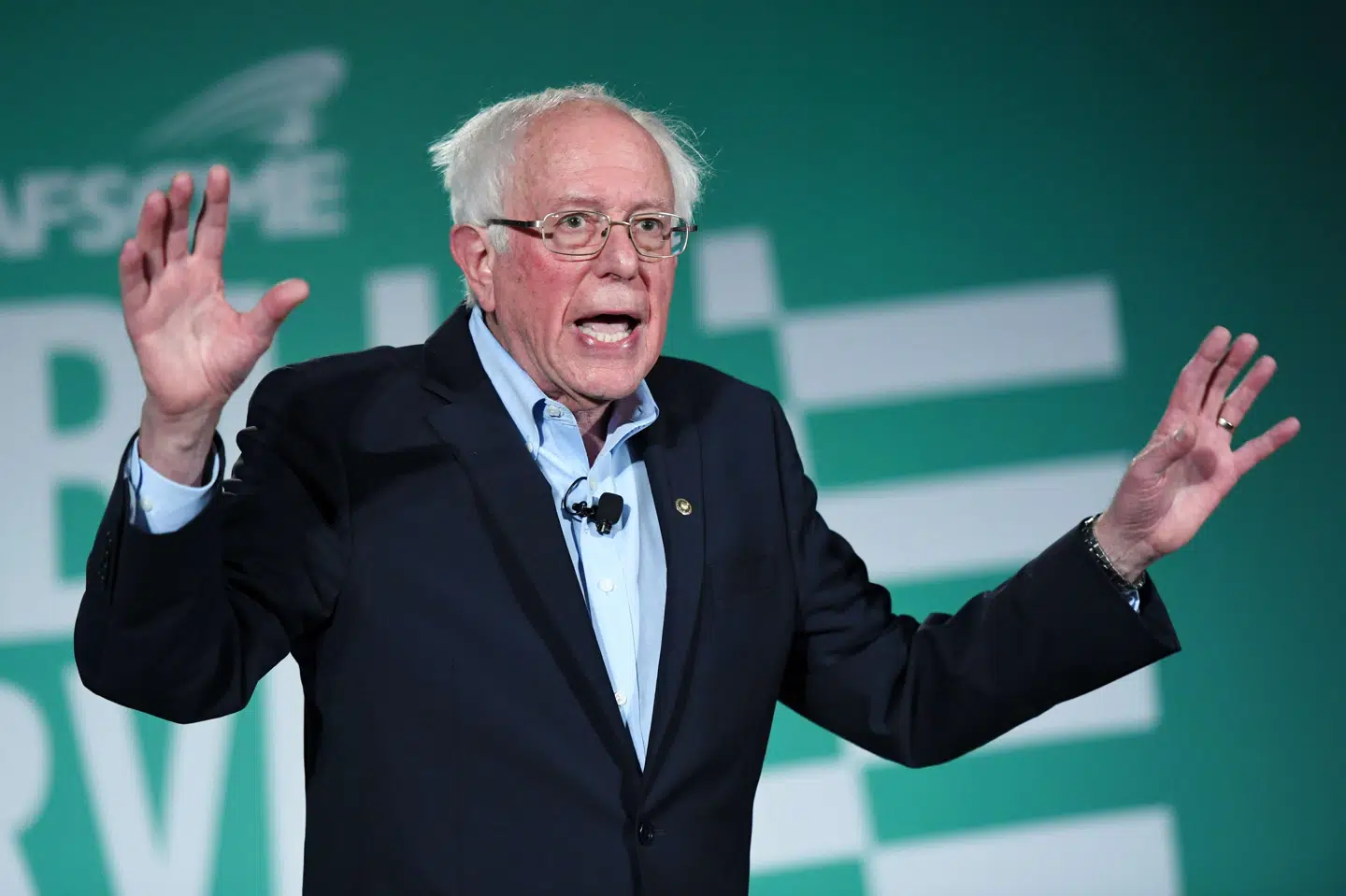 Den demokratiske præsidentkandidat Bernie Sanders retter sin vrede mod våbenlobbyen og republikanerne. Ethan Miller/Ritzau Scanpix