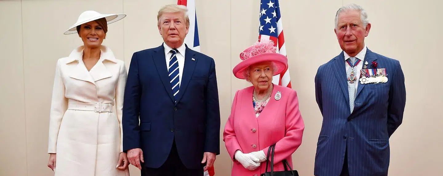 Dronning Elizabeth, prins Charles, Donald Trump og Melania Trump under besøget i England.
