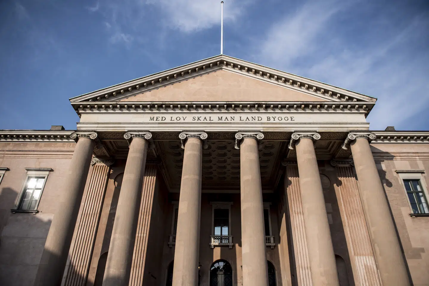 Efter at Rigspolitiet sendte tolkning under Justitsministeriet og Udlændinge- og Integrationsministeriet i udbud, har firmaet EasyTranslate overtaget opgaven. Mange af de gamle tolke ønsker ikke at arbejde under forringede vilkår. Overordnet går det dog godt, vurderer Rigspolitiet. (Arkivfoto) Mads Claus Rasmussen/Ritzau Scanpix