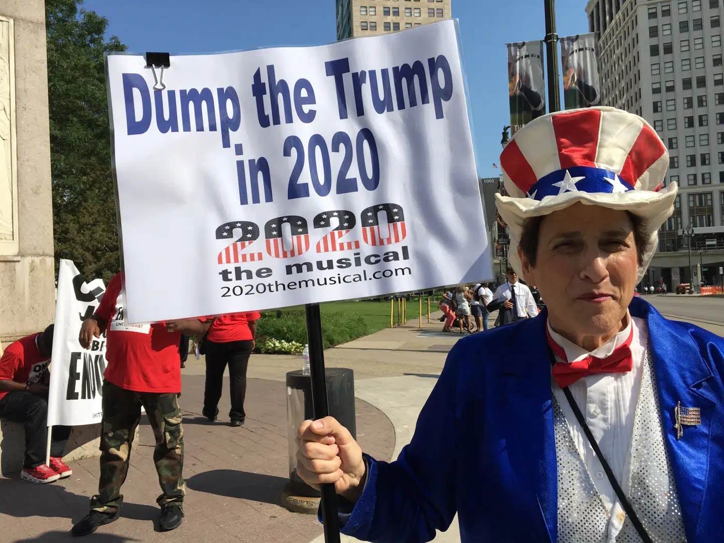 Donna Kendrich beder danskerne om at beholde Trump, når den amerikanske præsident besøger Danmark.