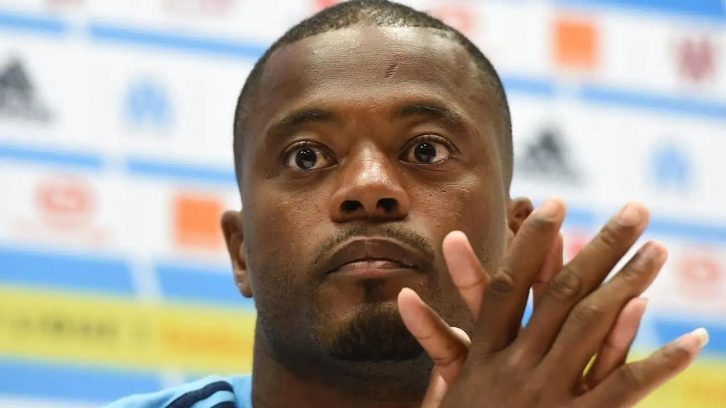 Patrice Evra løfter sløret for dramatisk klubskifte.