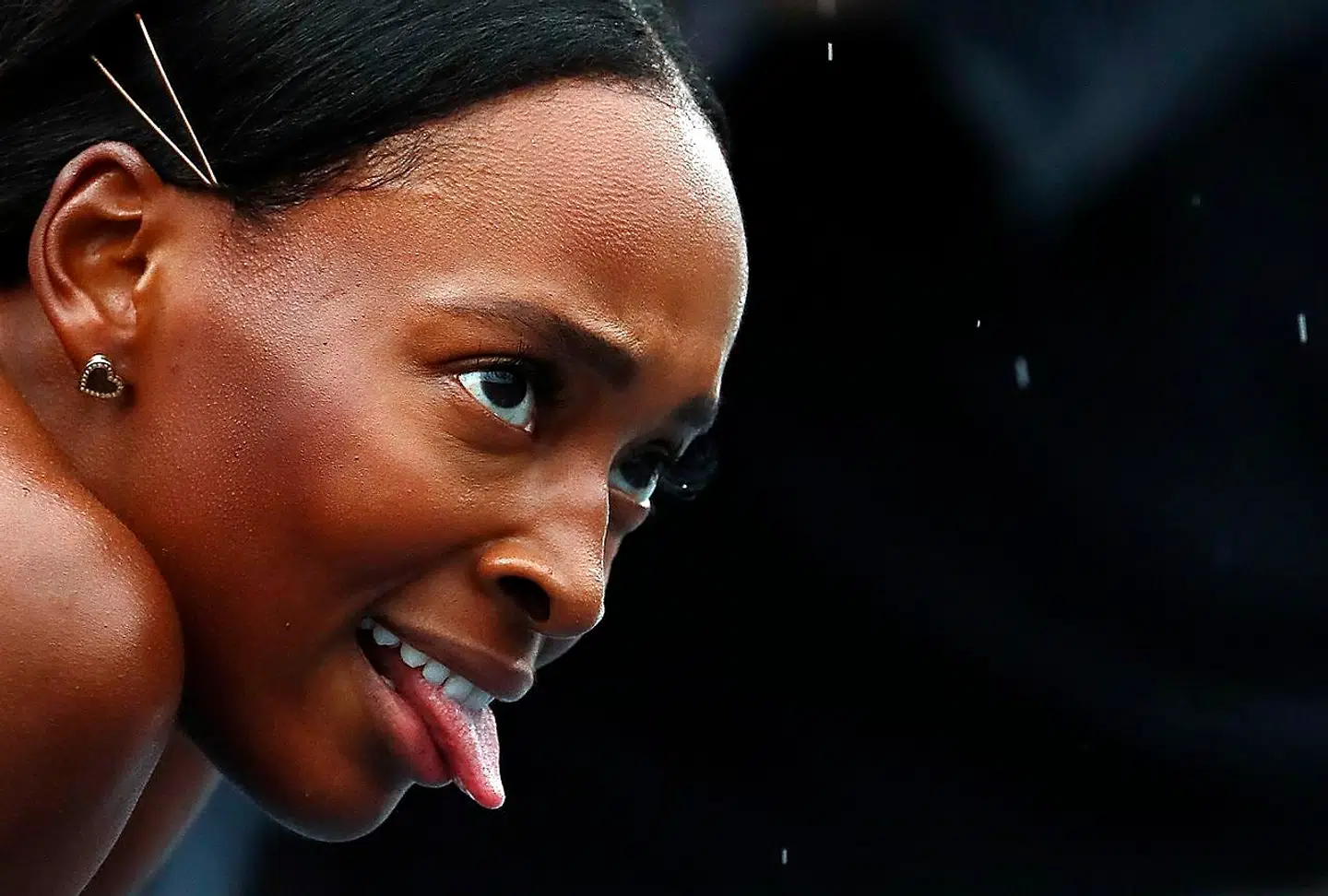 Dalilah Muhammad slår rekord fra 2003 i 400 meter hækkeløb ved de amerikanske atletikmesterskaber.